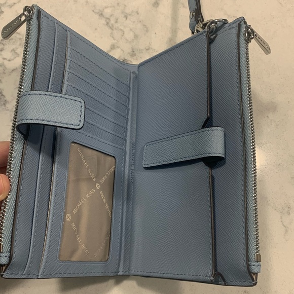 ✨NWOT Michael Kors double zipper wristlet wallet - Picture 4 of 8